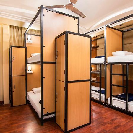 Madpackers Delhi West Hostel Ню Делхи Екстериор снимка