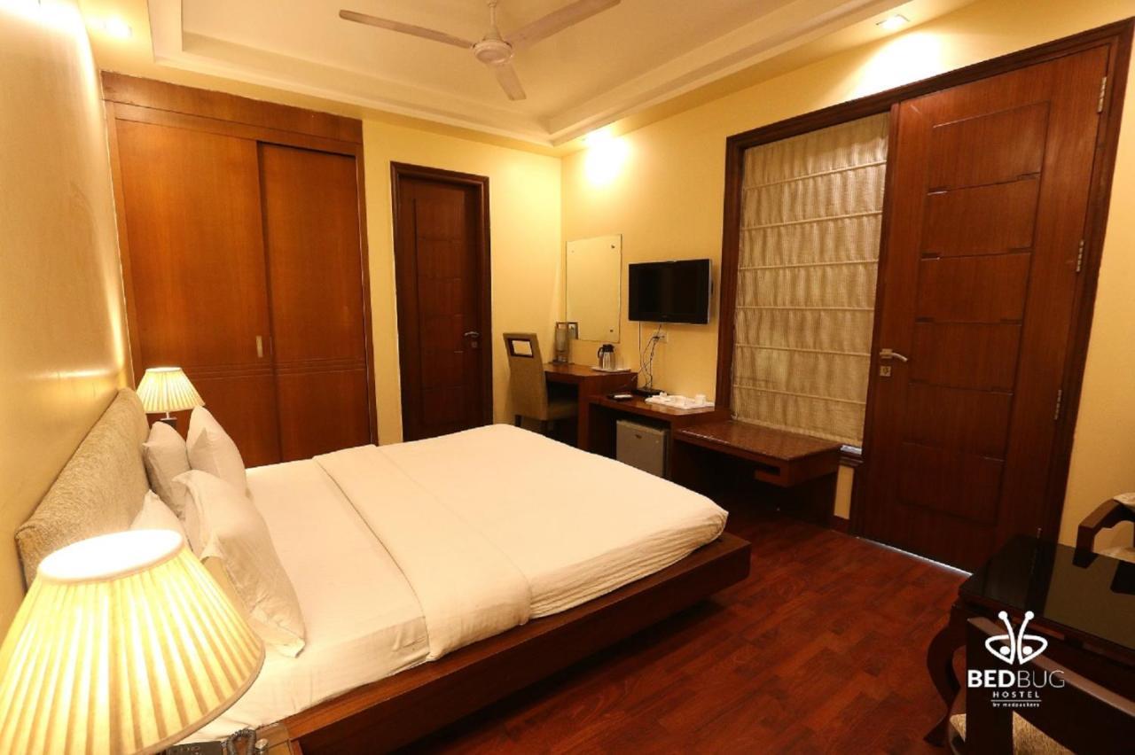 Madpackers Delhi West Hostel Ню Делхи Екстериор снимка