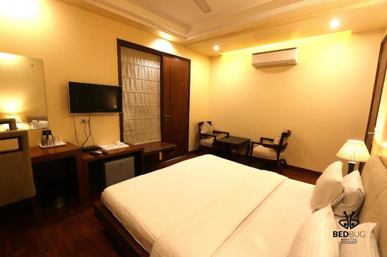 Madpackers Delhi West Hostel Ню Делхи Екстериор снимка