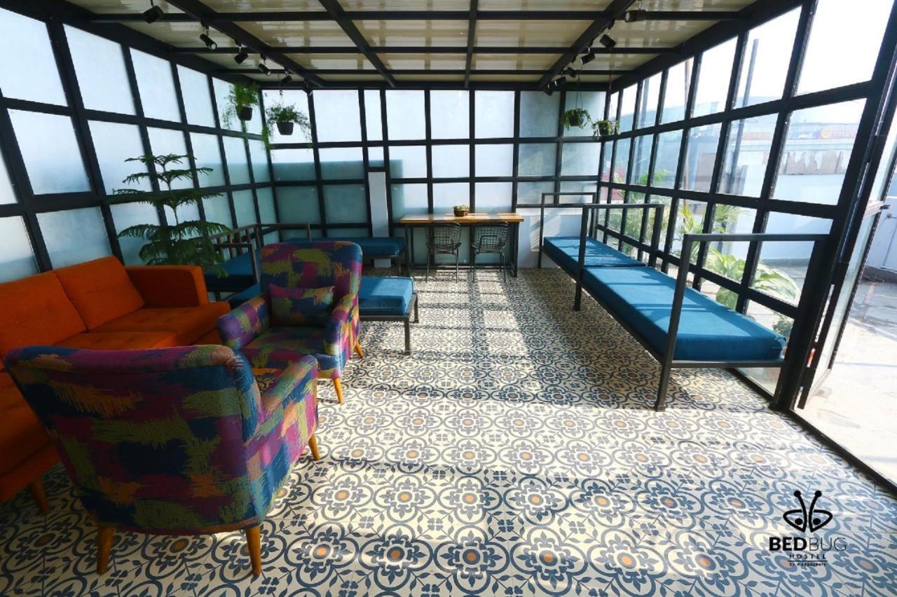 Madpackers Delhi West Hostel Ню Делхи Екстериор снимка