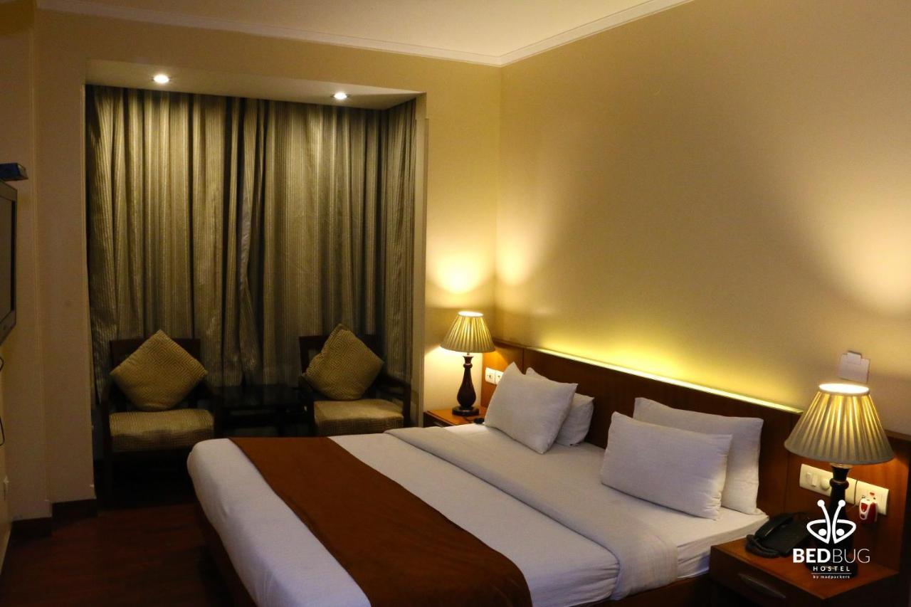 Madpackers Delhi West Hostel Ню Делхи Екстериор снимка