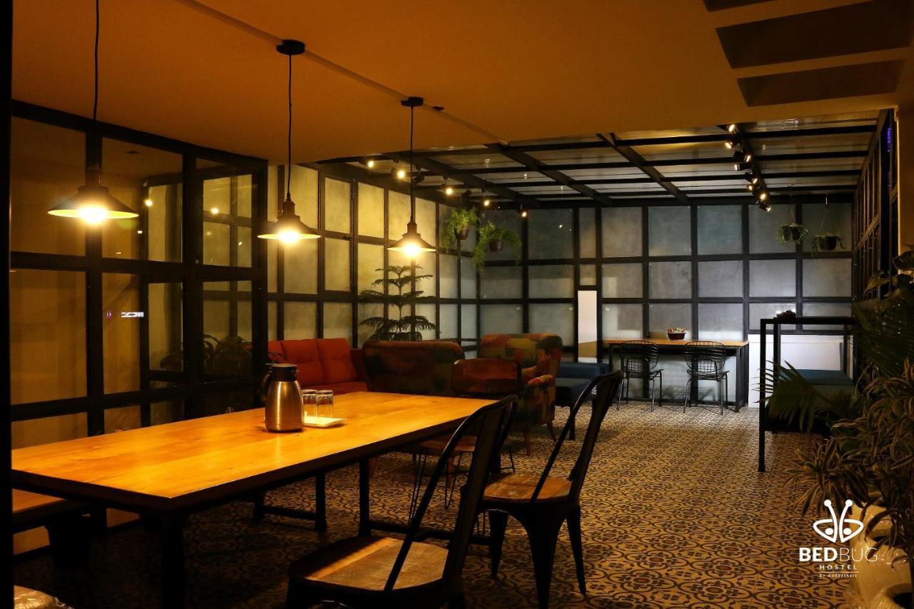 Madpackers Delhi West Hostel Ню Делхи Екстериор снимка