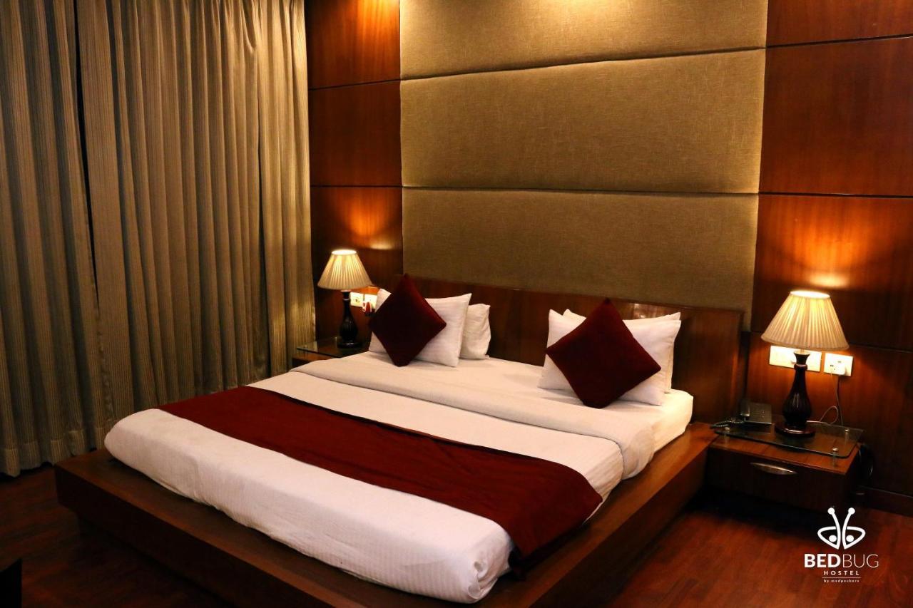 Madpackers Delhi West Hostel Ню Делхи Екстериор снимка